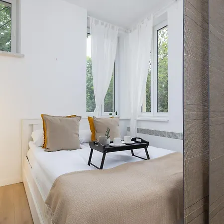 Mickiewicza Charming Studio For 2 Guests By Renters * クラクフ
